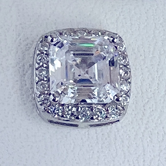 RACHEL ASHWELL, STERLING SILVER WITH CUBIC ZIRCONIA 2 STUD EARRINGS,SILVER COLOR - Picture 7 of 14